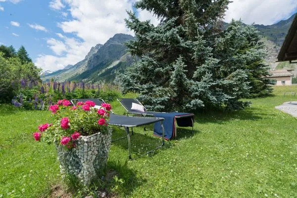 Gartenblick  Chesa Lagrev 3