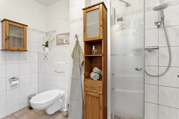 Bad mit Dusche und WC Am Deich Am Deich Haus 24