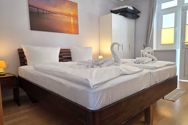 Schlafzimmer  Fürstenhof App. 405 - mit Balkon und Meerblick