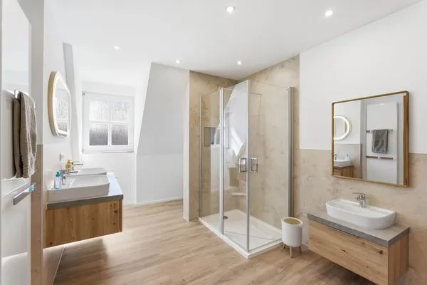 Badezimmer mit Dusche und WC im 1. OG  Kuttels Koje