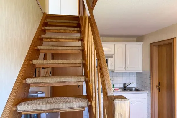 Treppe aus den Schlafzimmern in die Küche Haus *Üüs Aran* Ferienwohnung *Üüs Aran 6*
