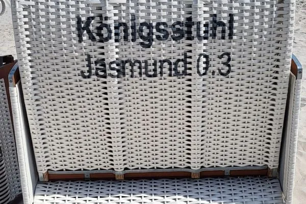 Strandkorb am Strand  FeWo Königsstuhl in PRORA - 8.03
