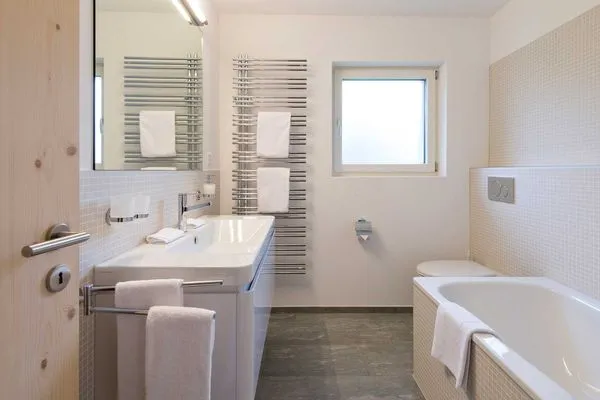 Bathroom  Chesa Flur Sulagl 2
