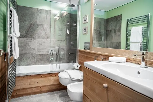Badezimmer  Chesa Curtinella 13