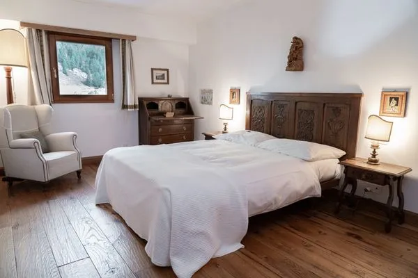Schlafzimmer  Chesa Curtinella 13