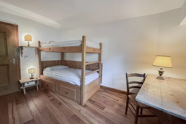 Schlafzimmer  Chesa Curtinella 13