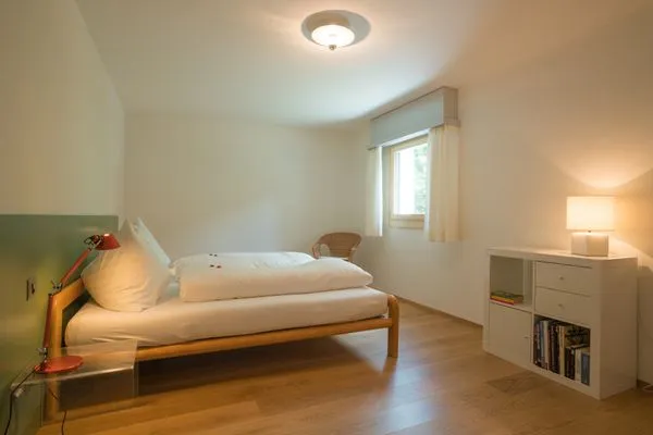 Schlafzimmer  Chesa Curtinella 14
