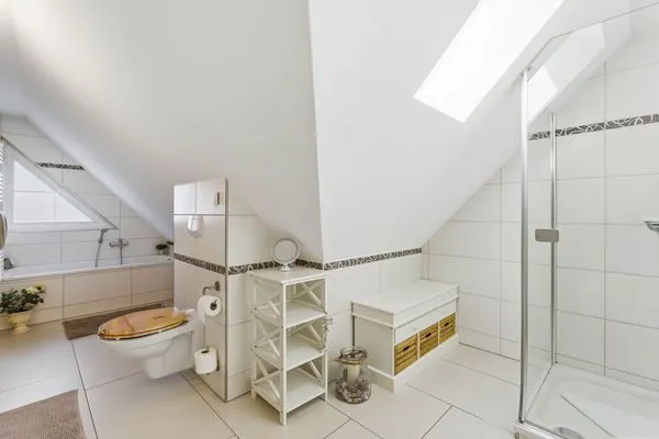 Bad mit Dusche und Badewwanne Hafenstrasse 15 in Prerow Wolke 7 in Prerow