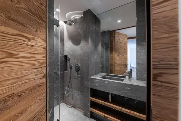 Badezimmer  Chesa Curtinella 21
