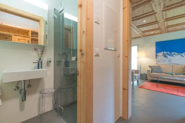 Badezimmer  Chesa Lagrev 1