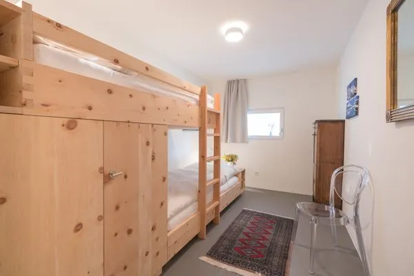 Schlafzimmer  Chesa Lagrev 1