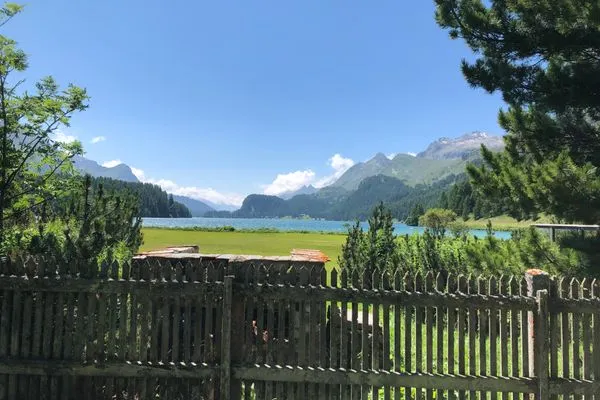 Blick auf Sehenswürdigkeit  Chesa Clos