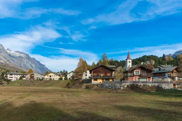 Blick auf Sehenswürdigkeit  Trais Fluors C3