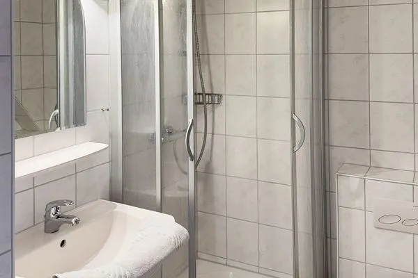 Badezimmer Haus *Üüs Aran* Ferienwohnung *Üüs Aran 2*