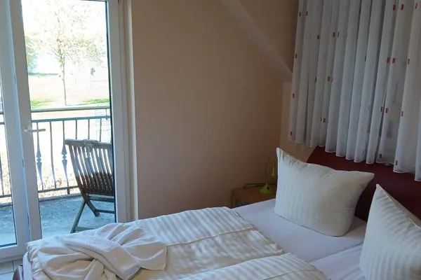   Ferienhaus direkt an See & Strand