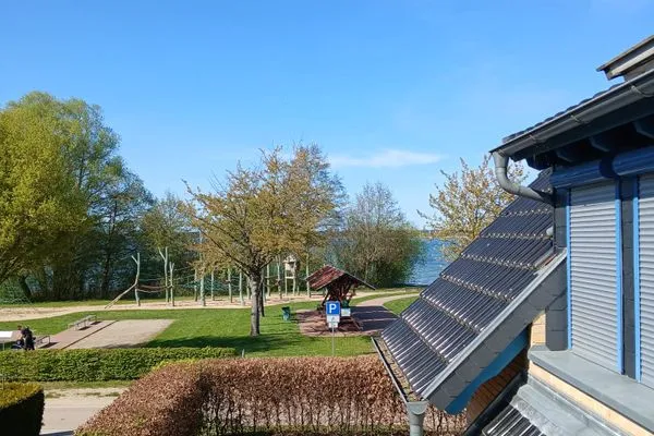   Ferienhaus direkt an See & Strand