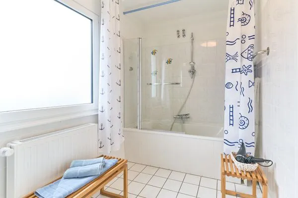 Badezimmer  (STR90a) Ferienwohnung "Haus Diana 1" F***