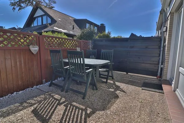 Terrasse  Bi'd Achterdör