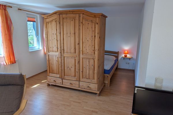  An der alten Kastanie - Whg B Wieck - Schlafzimmer