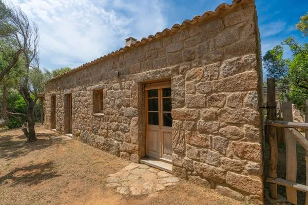 Fassade / Eingang  Stazzo Cubbadda