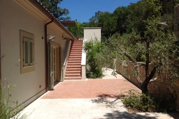   Elba, Casa numero 6