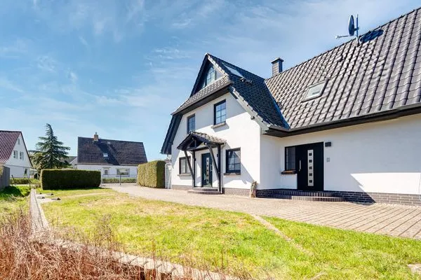Hausansicht mit Eingang  Grode Stuw