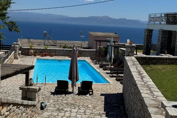 Poolblick  Jassemi Studio