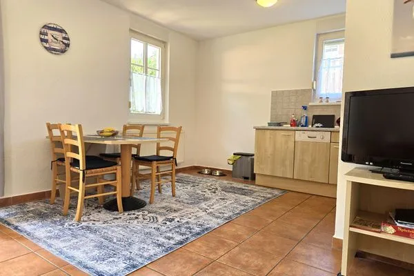 Wohnzimmer  Ferienwohnung Seehund für Ostsee-Urlaub mit Hund in ländlicher Lage auf Rügen