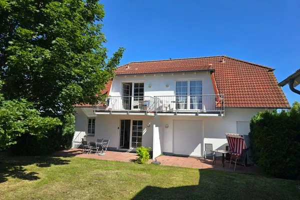 Hauptansicht  Ferienwohnung Seehund für Ostsee-Urlaub mit Hund in ländlicher Lage auf Rügen