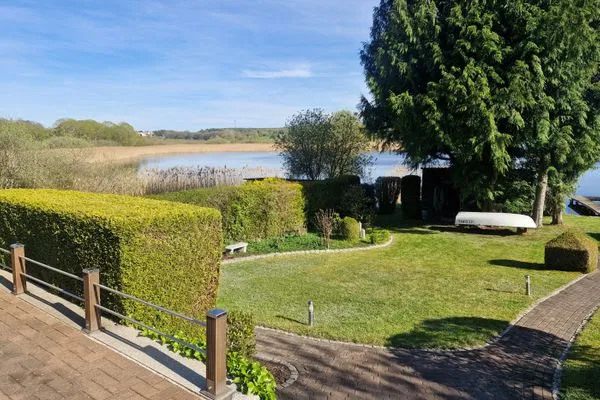   Ferienhaus direkt am See