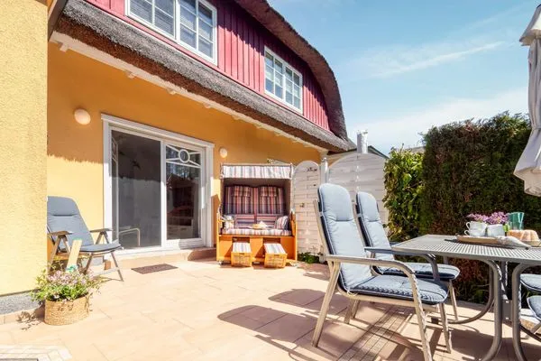 Terrasse mit Strandkorb  Haus Leni