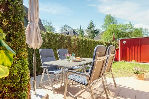 Blick auf die möblierte Terrasse  Haus Leni