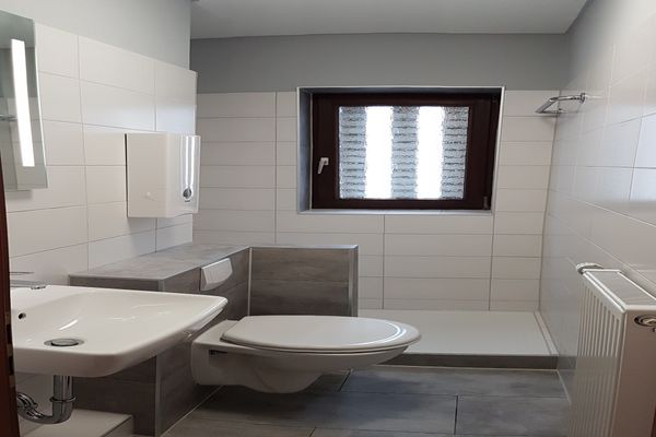  DHH Meisenweg 28 Kellenhusen - Badezimmer