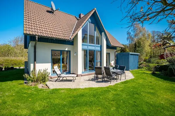 Blick auf das Haus und die Terrasse  Meeresrauschen 1