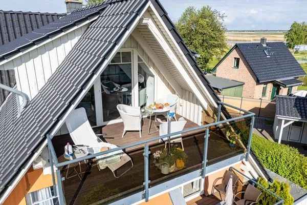 Blick auf den Balkon aus der Luft Mühlenstrasse 23 - Wohnung Oberdeck