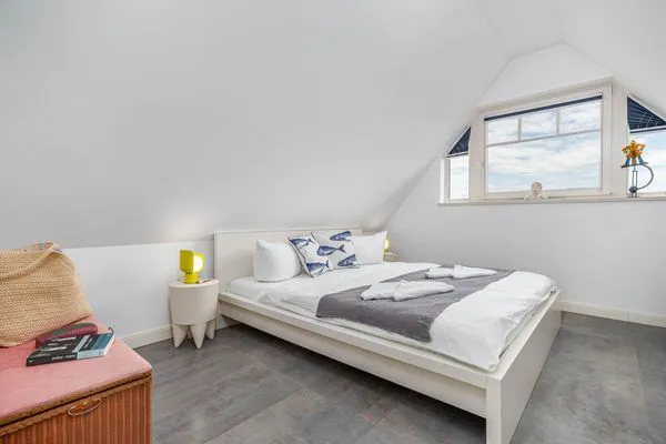 Schlafzimmer mit Doppelbett Mühlenstrasse 23 - Wohnung Oberdeck