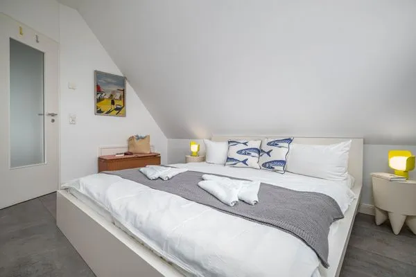Schlafzimmer mit Doppelbett Mühlenstrasse 23 - Wohnung Oberdeck