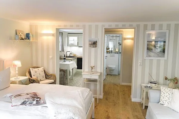   HAUS ANHOLT App. 31 - hübsches, kleines Appartement im Halbsouterrain mit Landhausküche