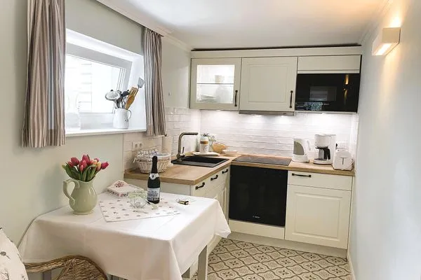   HAUS ANHOLT App. 31 - hübsches, kleines Appartement im Halbsouterrain mit Landhausküche