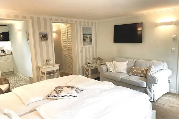   HAUS ANHOLT App. 31 - hübsches, kleines Appartement im Halbsouterrain mit Landhausküche