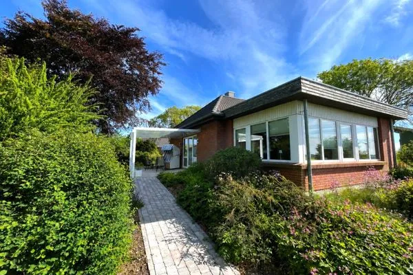 Hausansicht Landliv Huus mit Wintergarten und Terrasse  Ferienhaus Landliv Huus