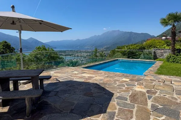 Pool  Case Rustico Moderne