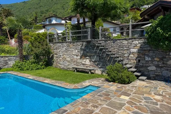 Pool  Case Rustico Moderne