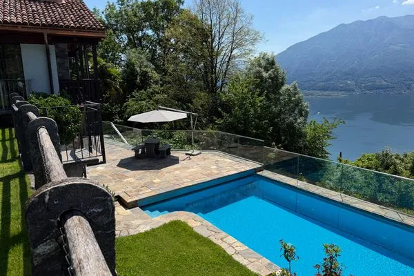 Pool  Case Rustico Moderne