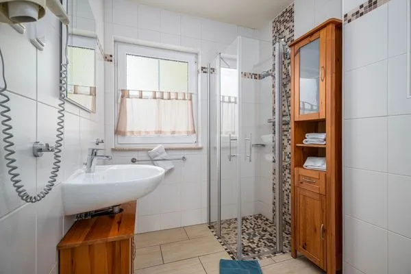 Bad mit Dusche und WC Am Deich Am Deich Haus 16 - Ostseewelle