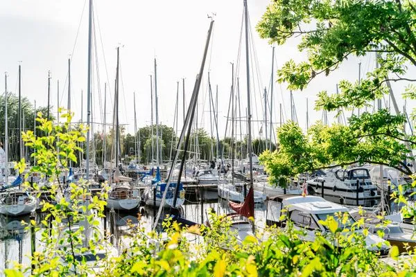 Segelhafen in Schausende ca. 2 km entfernt  Lille Hus