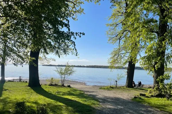 Ferienhaus Uferstrasse Ferienwohnung SeeZeit1 Nonnenhorn - Badestrand Nonnenhorn
