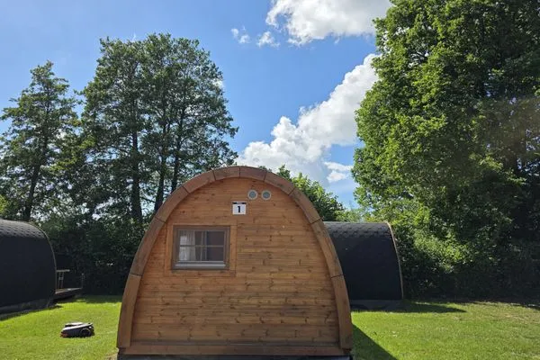   01 Familien Premium Pods "Hooge"