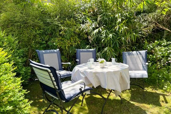 Garten  Ferienwohnung für 4 Personen am Borbyer Ufer mit zwei Sonnenterrassen