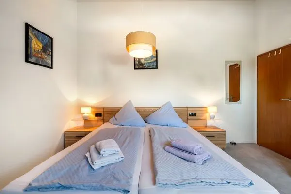 Ferienhaus Kuprella Ferienwohnung Kuprella 2 Nonnenhorn - Schlafzimmer 1 - Doppelbett